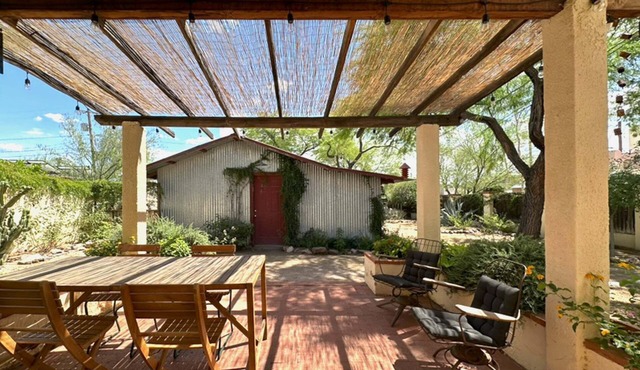 Historic Pueblo Home w/yard and patio, modern kitchen - Sam Hughes neighborhood