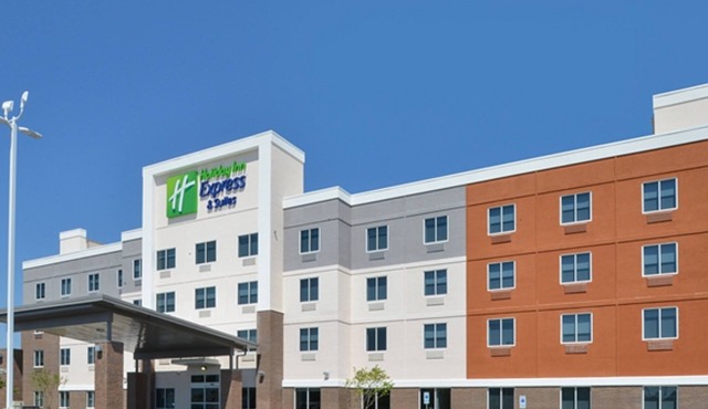 Holiday Inn Express & Suites Lexington Midtown - I-75 by IHG