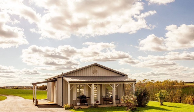 Holland Country Cottage is located in the Golden Triangle!
