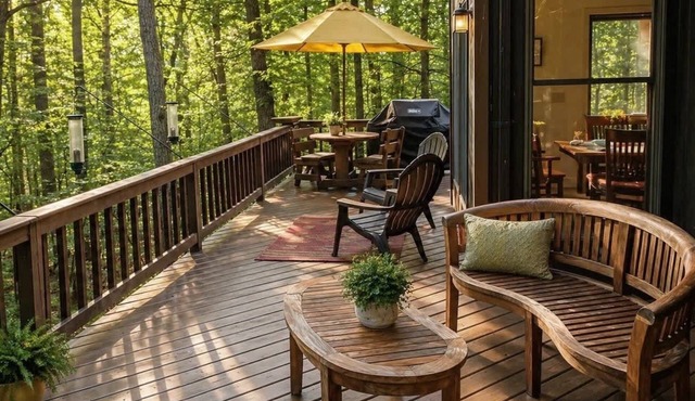 Hot Tub, Fire Pit, Deck, Screened Porch & More