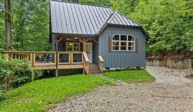 Hot Tub - Intimate Cabin - Snuggle Inn
