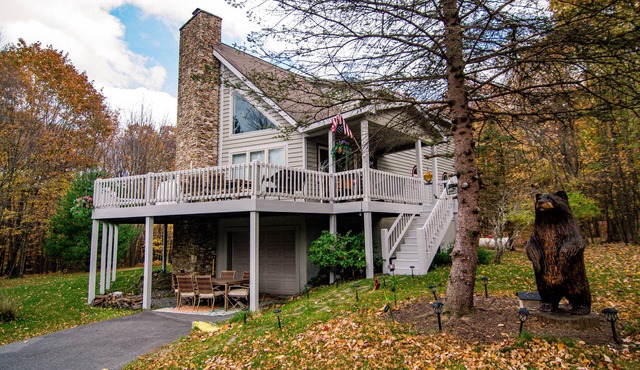 Hot Tub Lakehouse! Game Room + Fire Pit! Walk to Lake! 5 Min to Wisp!
