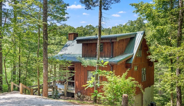 Hot Tub | Pet Friendly | WiFi - Cliffview Resort - Luxury Cabin in Red River Gorge, Kentucky!