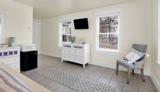 Hotel-Style Private Room Suite in Edgecomb Maine
