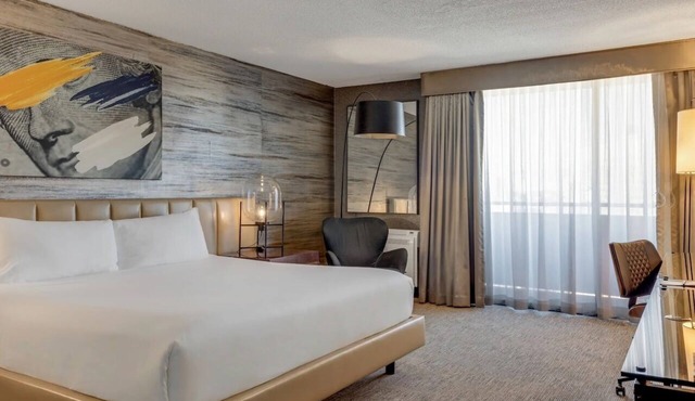 Immerse in the Bold Spirit of Boston - Opulent Hotel XP near Theater District