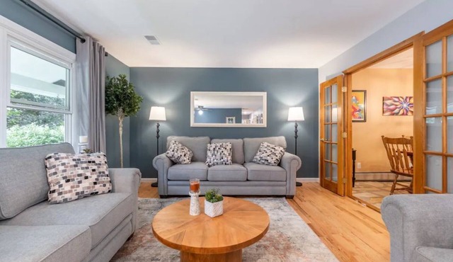 In town, with pool! Fresh & Comfortable | 4BR 3BA