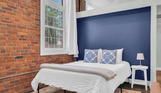 Jennifer’s Stylish Downtown Brick Foundry Escape
