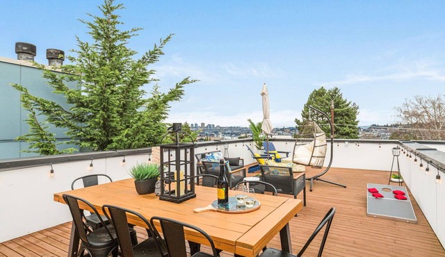 Lake Union Rooftop, Sleeps 12, Parking & Sauna
