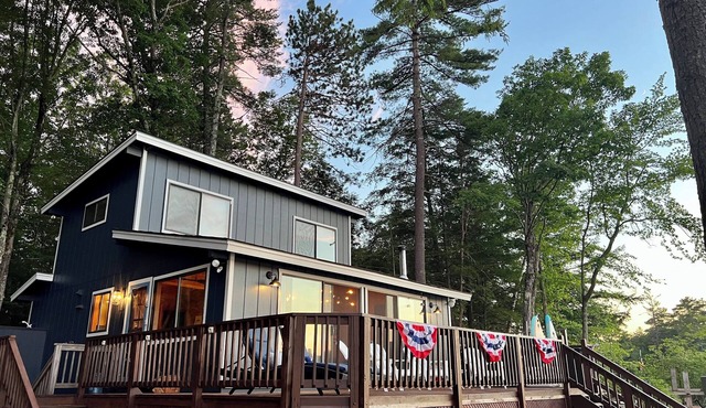 Lake Winni Waterfront Whortleberry Island Cottage, Private Beach, BOAT Required