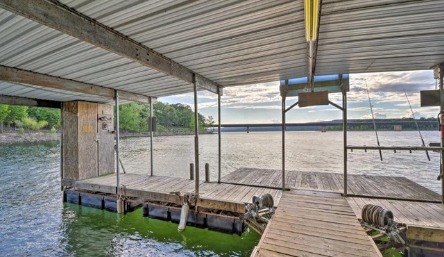 Lakefront Greers Ferry Cabin w/Covered Boat Slip!