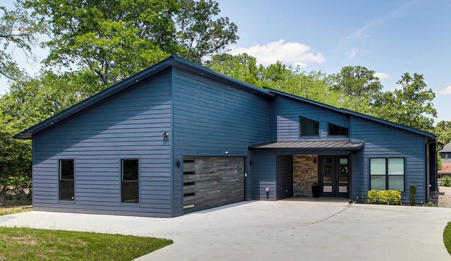 Lakefront Hot Springs Home w/Private Dock