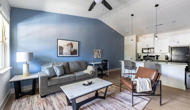 Landing | Chic 1BD, Gym, Clubhouse