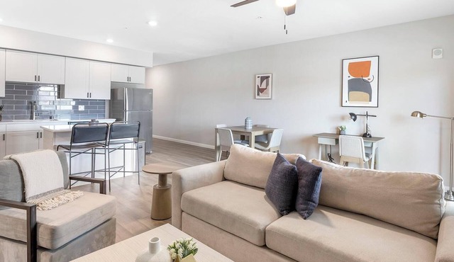 Landing | Spectacular 1BD, Pool, Rooftop Lounge