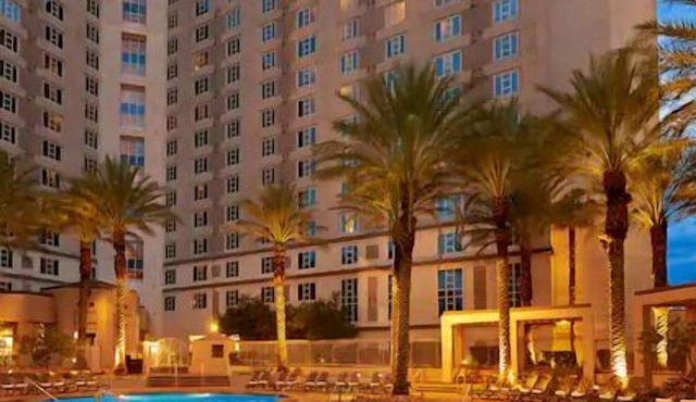 Las Vegas | Desert Escape | Resort Pool & Near Strip