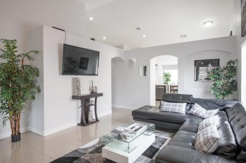 Las Vegas Family-Friendly 3BR Home Sleeps 6 Crib Included