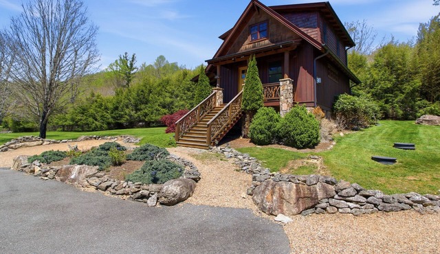 Lux 1BR 1300 SqFt Cabin on Elk River