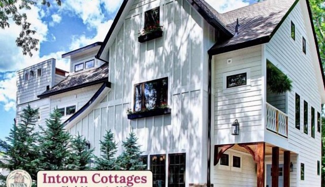 Luxe Retreat w/HT-Sauna Deck, King Suites&DT Charm