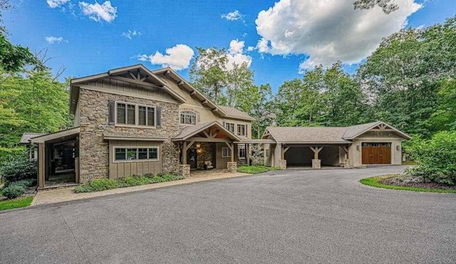 Luxury 4BR Mansion - HOT TUB - Lake View - Oakland