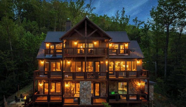 Luxury 6-Bedroom Cabin with Pool
