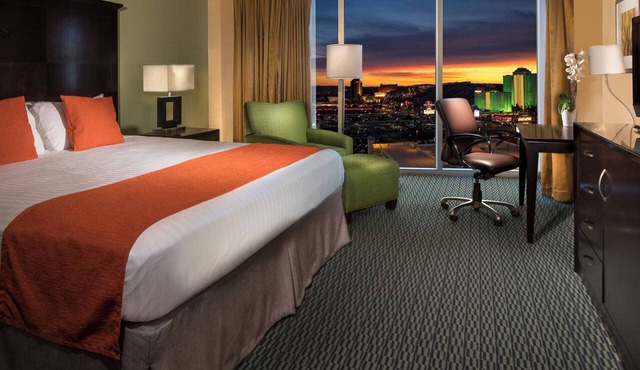 Luxury Guest Room | Aquarius Casino Resort | On the Colorado River