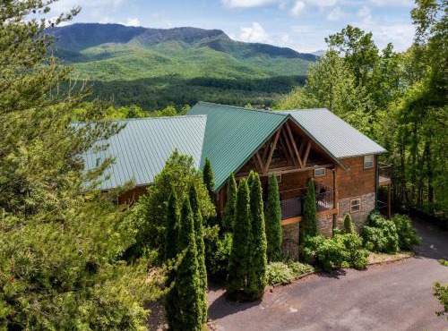 Moonshine Mtn - HugeLodge - Views - July Deals - Game Rm - Hot Tub - Fire Pit