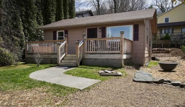 Morris Street Cottage 2BR/1BA, New Central AC!