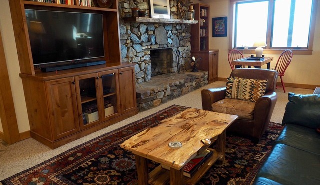 Mountain Cabin in Brevard, Private Apartment, Incredible Views, Close to town.