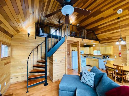 Mountain Chalet - Hot Tub - Centrally Located - RRG