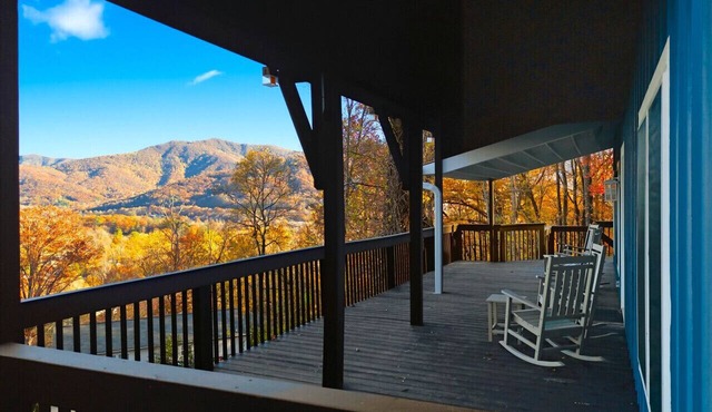 Mountain Vista Retreat Stunning Views ~ Hot Tub Asheville Black Mtn