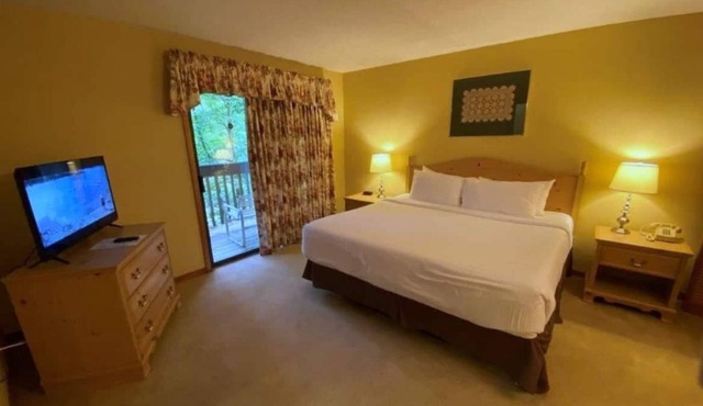 Nature Escape! Motor Boats and Fishing On-Site, 3 Pools, Free Parking