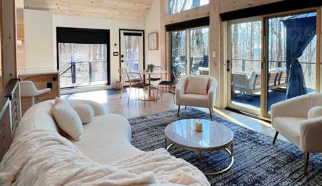 *NEW* Black Luxe A-Frame w/ Spa, Gameroom, Movie