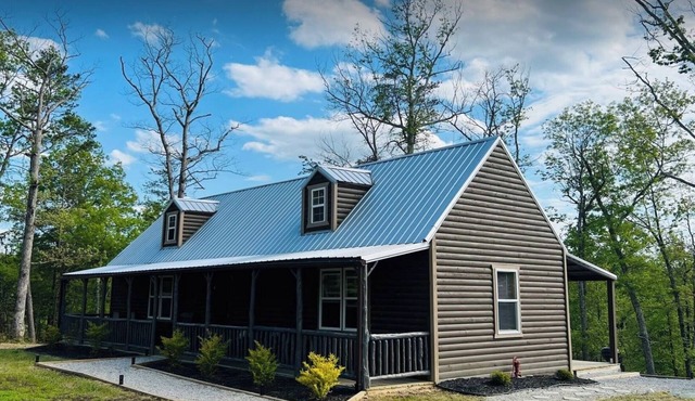 New cabin near Red River Gorge, fire pit, walk to hiking
