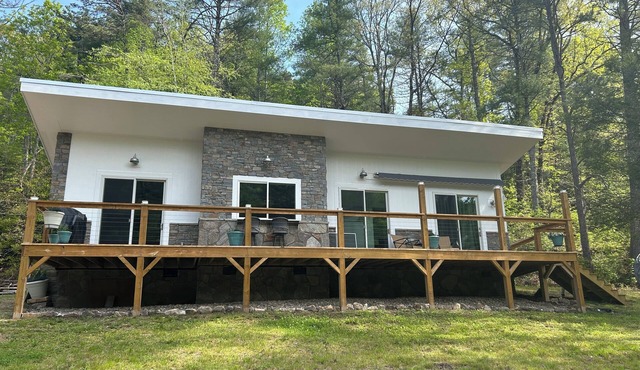 New home close to DuPont and Pisgah National Forest