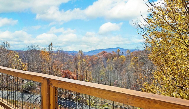 New Listing: Peaceful Mountain Retreat with Expansive views on 8 acres