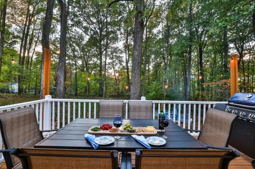 New PlaygroundFenced YardHot TubKing BedPets