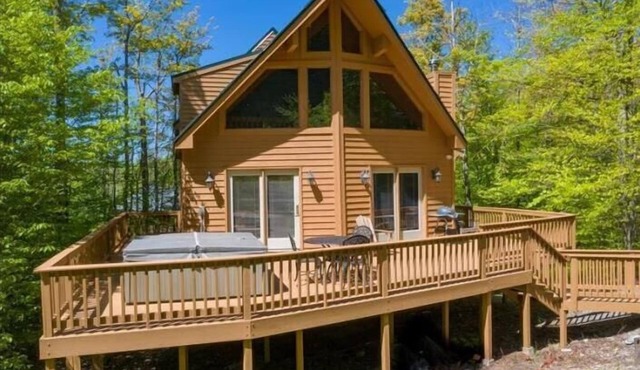 NF31-Slopeside Home! Hot Tub! A/C, Fire Pit!