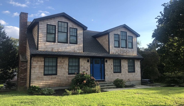 Nonquit Cottage by Sakonnet Farm & Stays