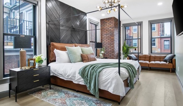 North End 2-Story Penthouse/Prime Location