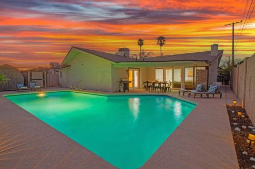 North Vegas Family Oasis 4BR, Pool, BBQ, Games