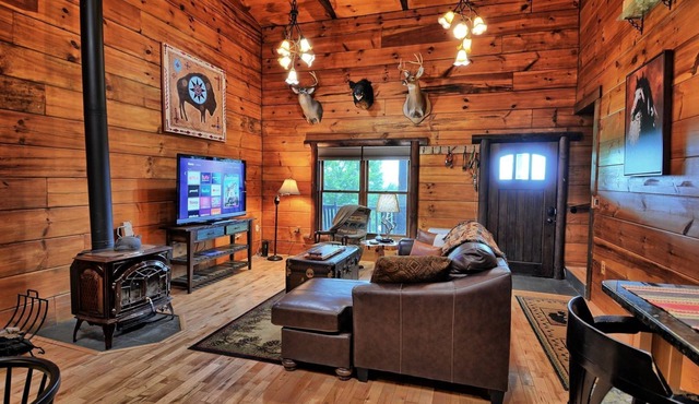 Northern Peaks Farm-Open for Bookings! Fire Pit, WIFI, Hot Tub