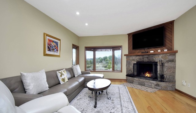 Oak 5 | Fireplace, Restaurant, Pool, Spa