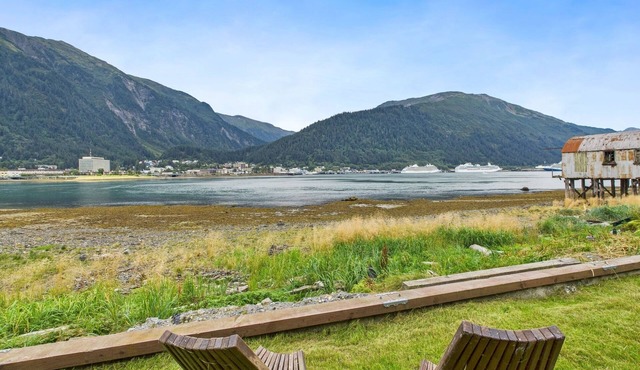 Oceanfront Studio | Beach Access & Views