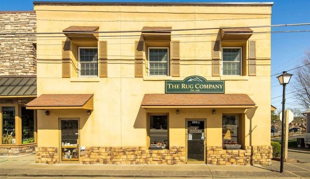Penthouse 999 on Main St Blowing Rock w/Parking!