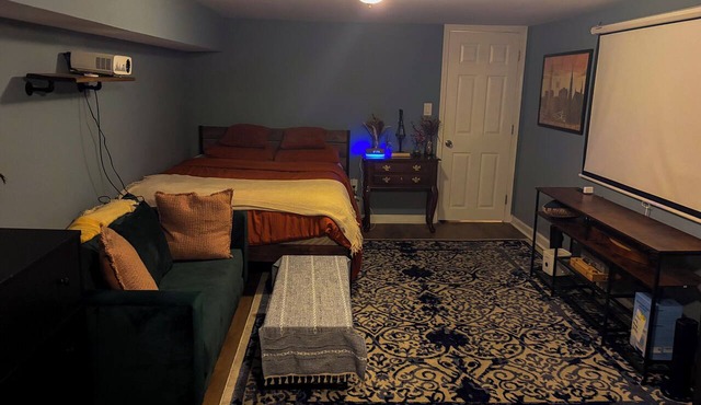 Perfect 2-bedroom apartment in house with private entrance in Hampden Baltimore