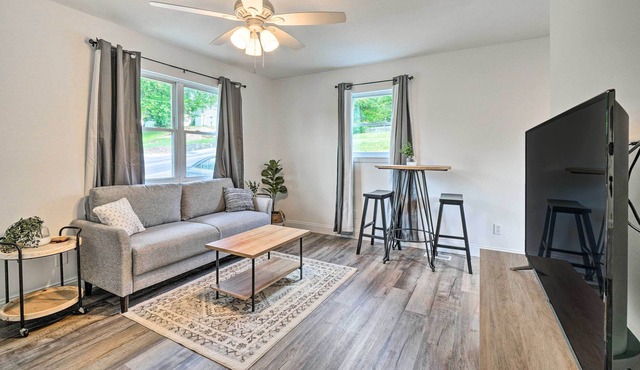 Pet-Friendly Pad ~ 3 Mi to Dtwn Knoxville!