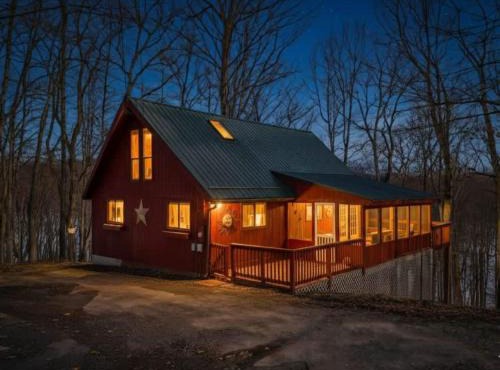 Pet-Friendly w Fire Pit Grill & Resort Access