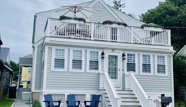 Private Beach - 5 bedroom, 3 bath, sleeps 10 comfortably - Ocean Glimpses