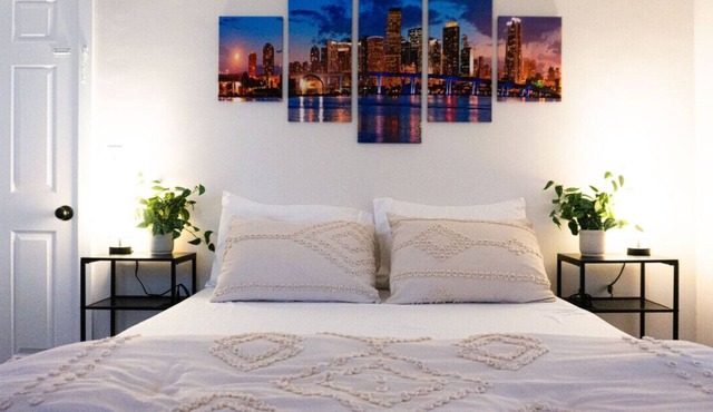 Private Entrance 1bedroom Suite!