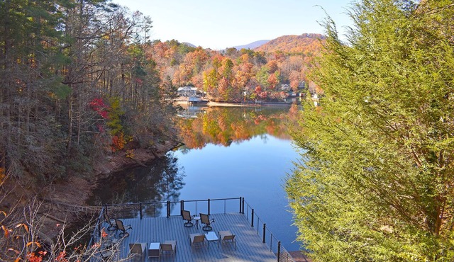 Private Lakefront Estate | Hot Tub | Game Room | Boathouse | Kayaks & SUPs