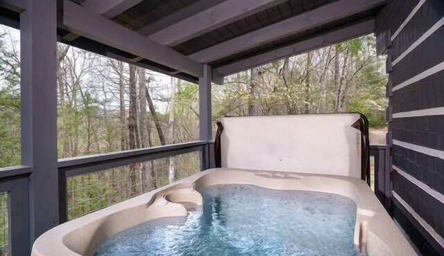 Private Oasis, Rustic Cabin with all the Modern Updates